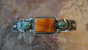 Spiny Oyster & Turquoise Stone Bracelet - Front View