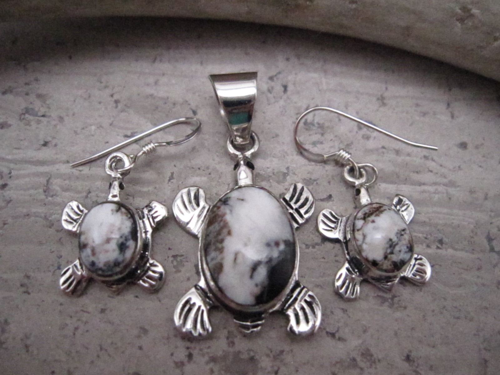 Native american turtle pendant discount