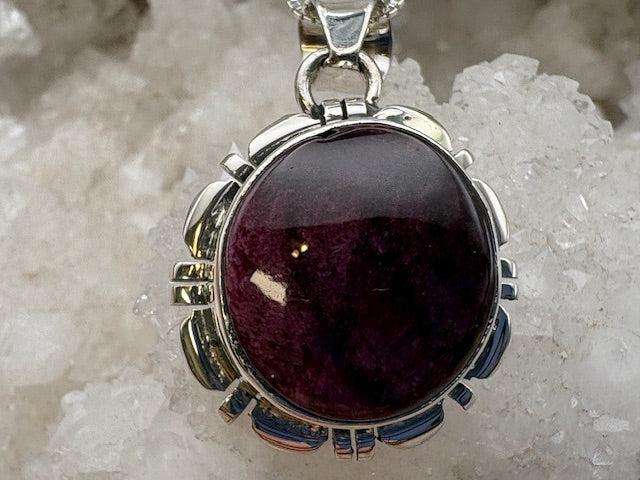 Authentic Native Navajo Made Purple Spiny Oyster Sterling Silver Pendant Necklace